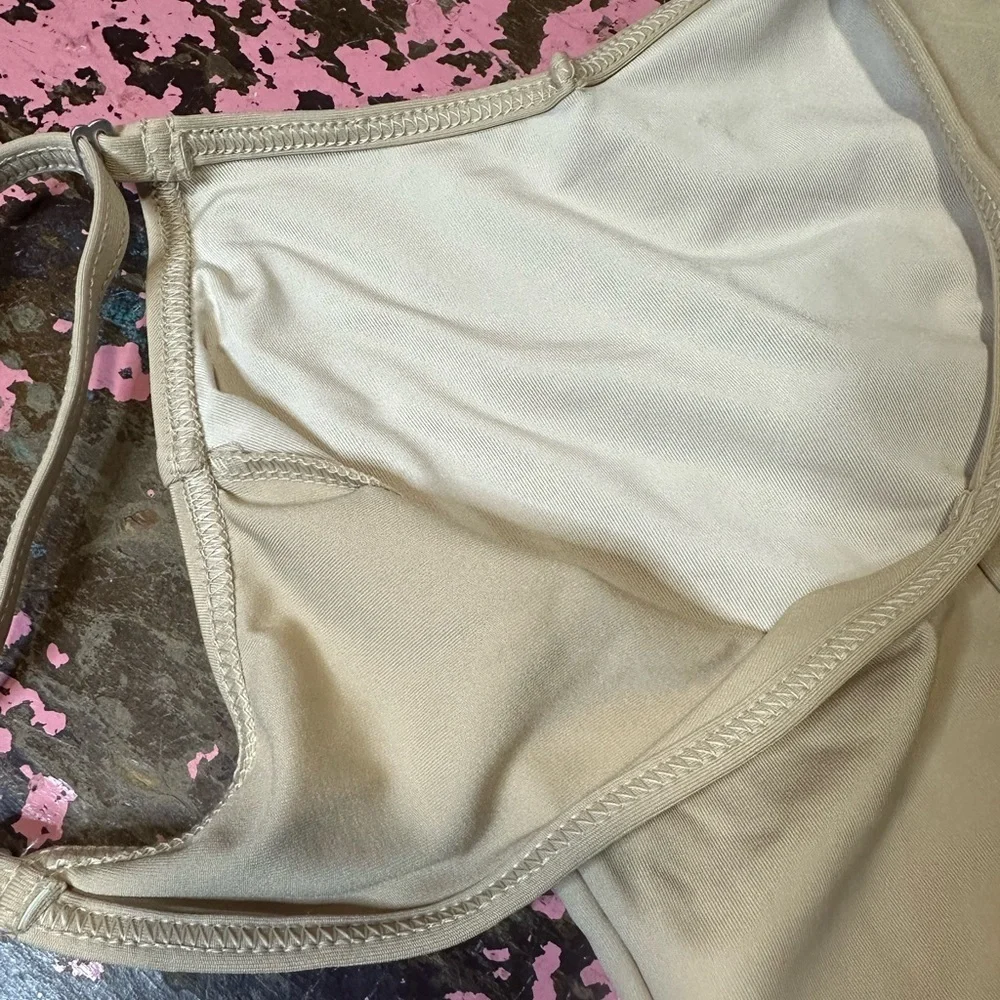 CAPEZIO Girls/Women/teen nude leotard sz XS